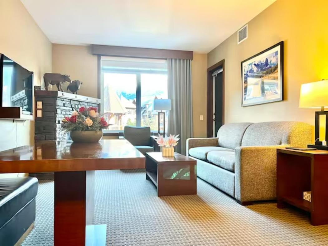 كانمور Falcon Crest Lodge 1 Bedroom Condo With Gym & Hot-Tubs & Mountain View المظهر الخارجي الصورة