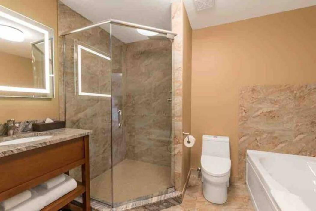 كانمور Falcon Crest Lodge 1 Bedroom Condo With Gym & Hot-Tubs & Mountain View المظهر الخارجي الصورة