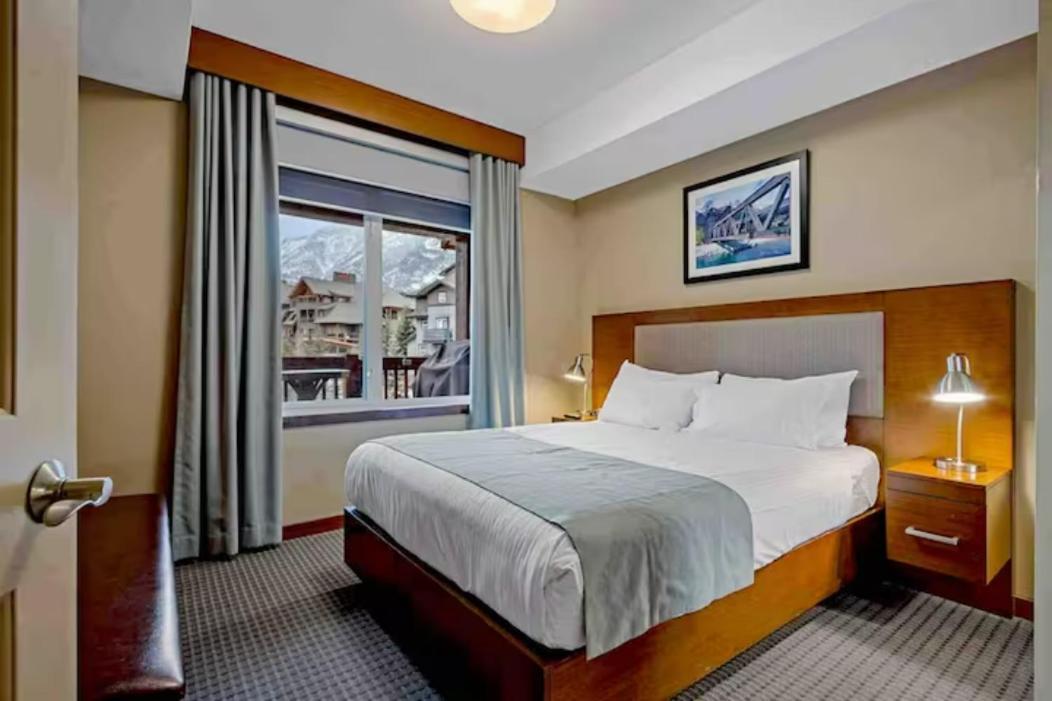 كانمور Falcon Crest Lodge 1 Bedroom Condo With Gym & Hot-Tubs & Mountain View المظهر الخارجي الصورة