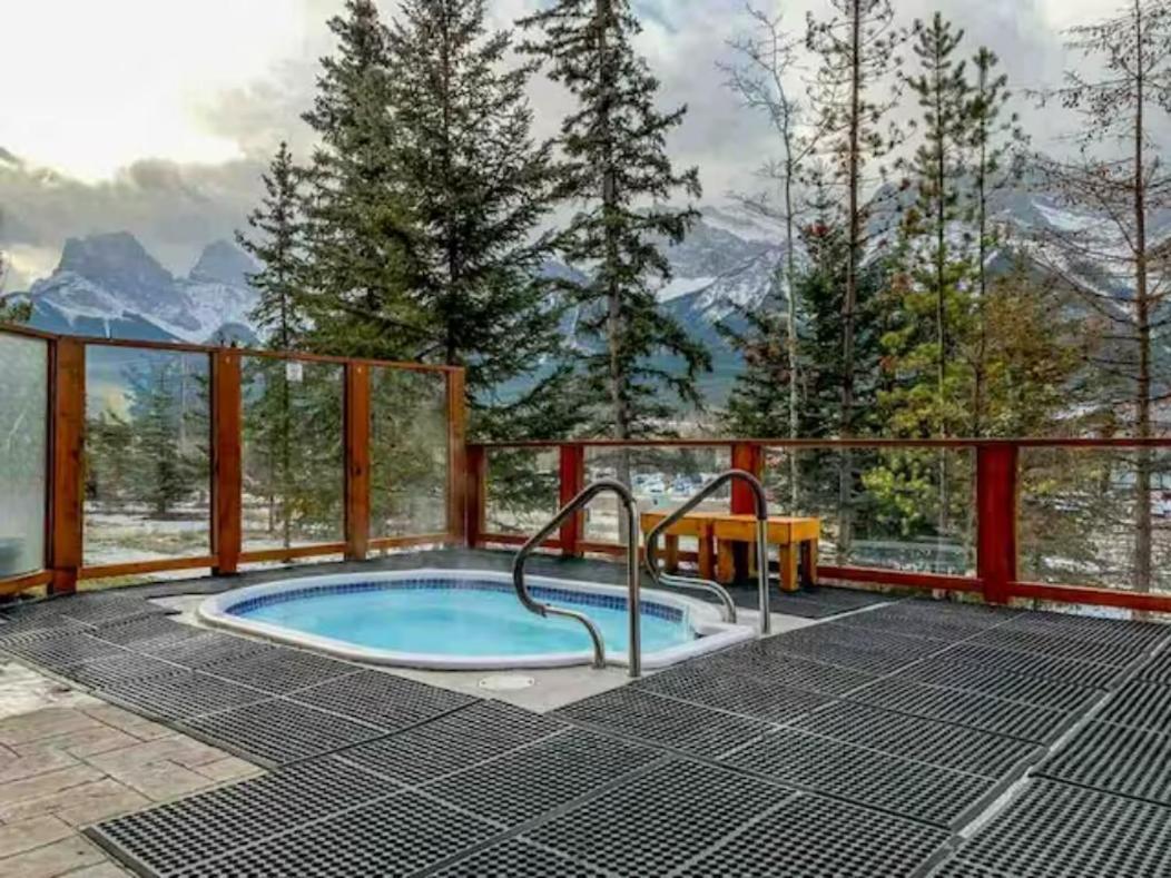 كانمور Falcon Crest Lodge 1 Bedroom Condo With Gym & Hot-Tubs & Mountain View المظهر الخارجي الصورة