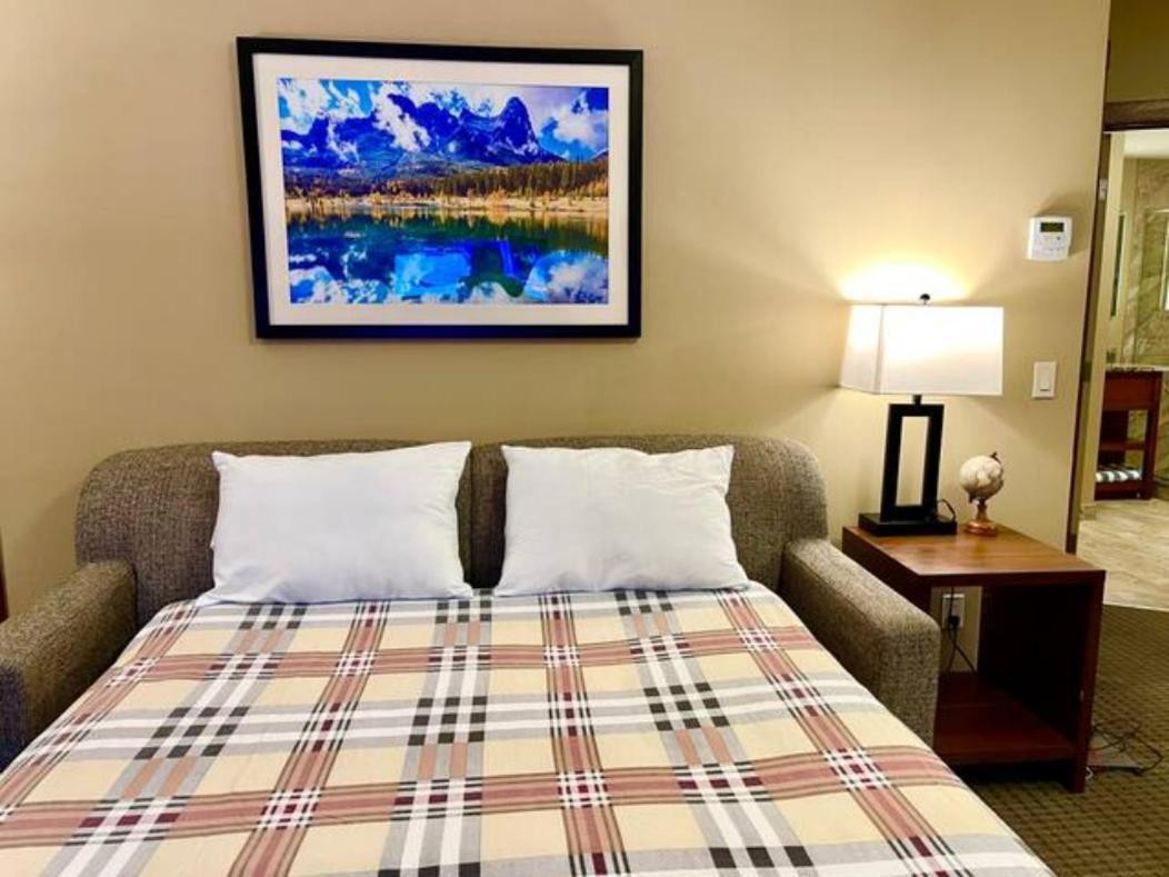 كانمور Falcon Crest Lodge 1 Bedroom Condo With Gym & Hot-Tubs & Mountain View المظهر الخارجي الصورة