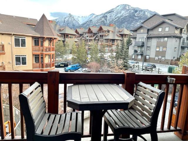 كانمور Falcon Crest Lodge 1 Bedroom Condo With Gym & Hot-Tubs & Mountain View المظهر الخارجي الصورة